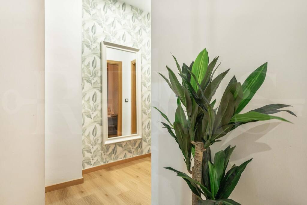Relaxing Apartment With Parking In The Center By Rems Málaga Exterior foto